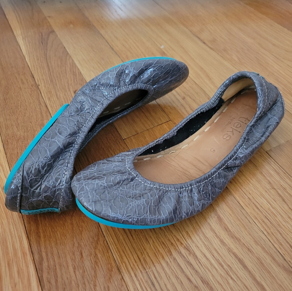 Tieks Slate Gray Croc ballet flats, size 5